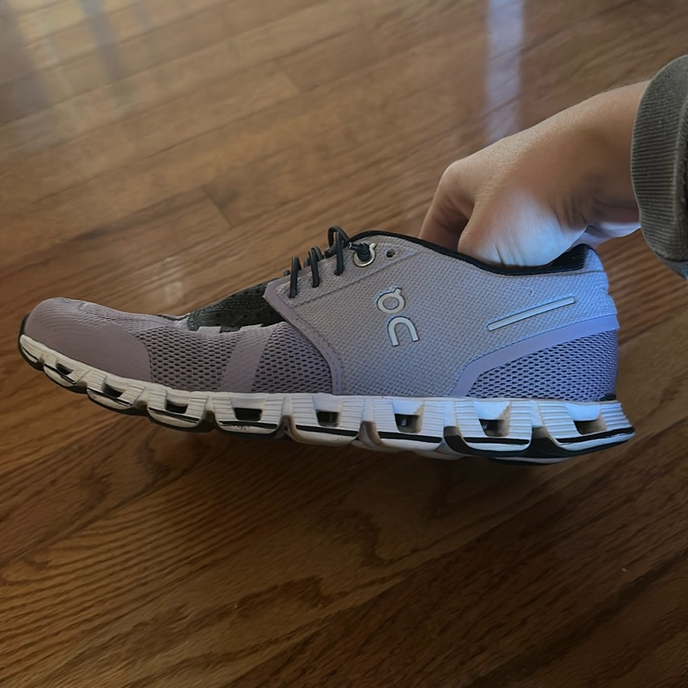 On cloud running shoe
